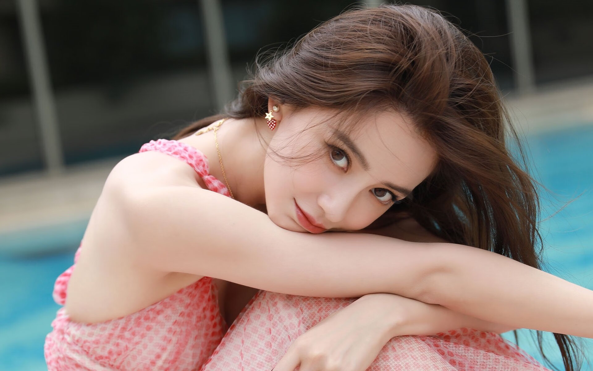 AYX体育-艾比·德尔福：全场高效的防守表现，令对方攻势屡屡受阻，艾德比尔送水案例